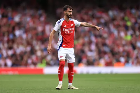 تقارير: عرض ألماني لضم فابيو فييرا من أرسنال